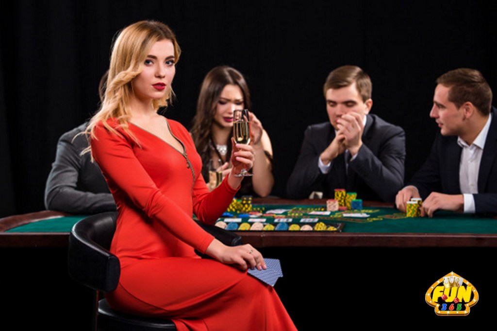 Nữ game thủ chơi bài "chuẩn" có thông tin cá nhân rất ít hoặc không có